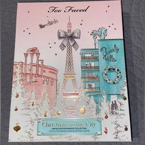 TOO FACED CHRISTMAS IN THE CITY HOLIDAY EYESHADOW SET